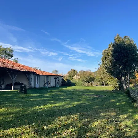 Le Maine Verac Piscine Et Vue